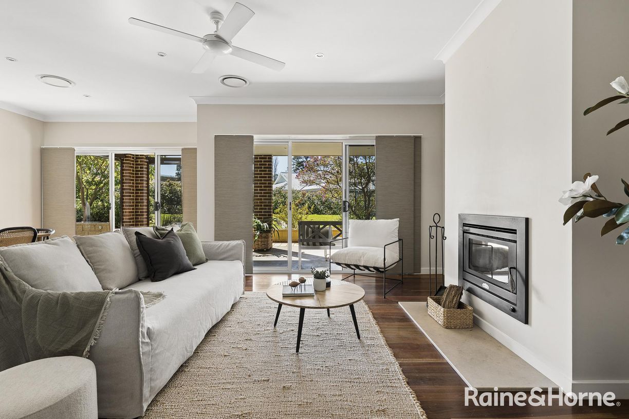17 St Andrews Way — photo 3 of 10