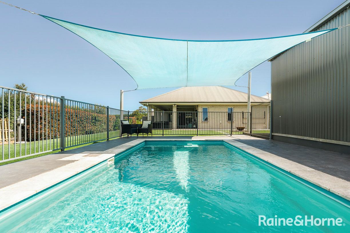 21 St Andrews Way — photo from Raine & Horne Berry
