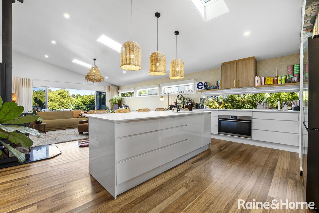 25 Parker Crescent — photo 8 of 30