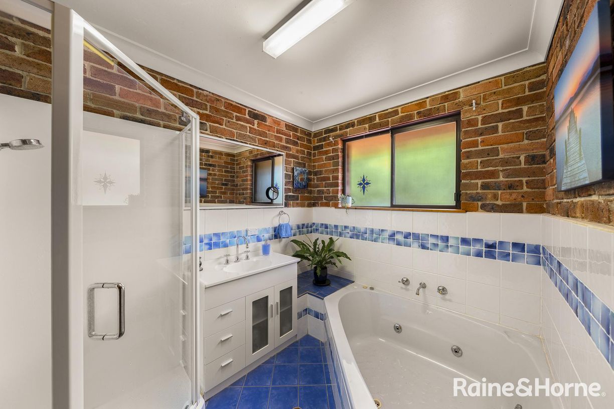 20 Woolway Close — photo 13 of 21