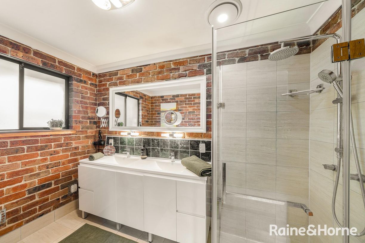 20 Woolway Close — photo 11 of 21
