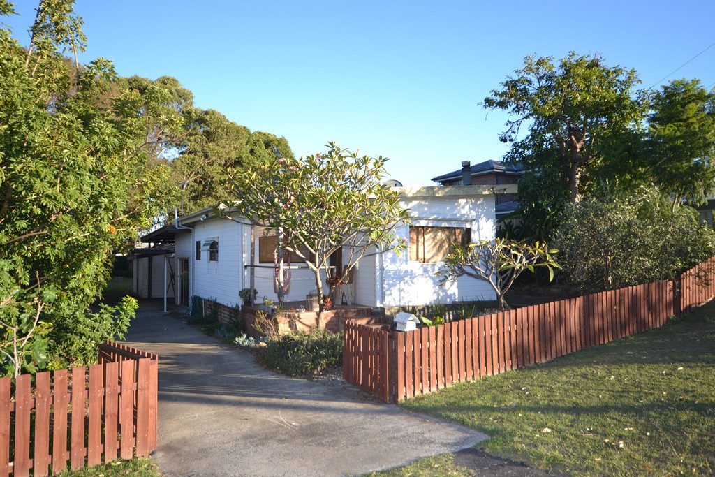 1 Mcintosh Street, SHOALHAVEN HEADS, NSW 2535 Raine & Horne Berry