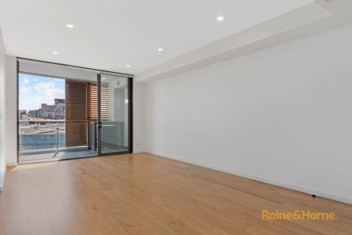 316/1 Wattle Crescent — photo 3 of 10