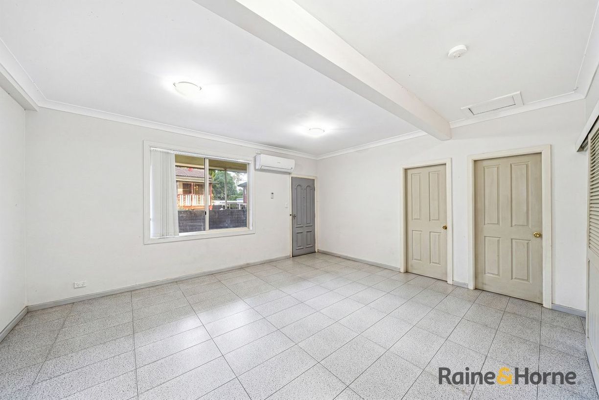 204 Carlingford Rd — photo 13 of 20