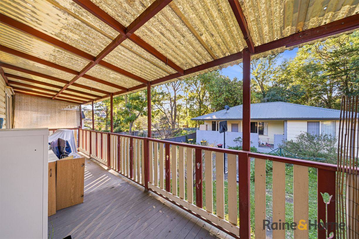 204 Carlingford Rd — photo 10 of 20