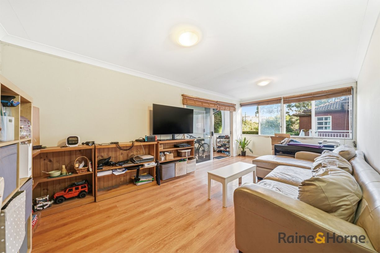 204 Carlingford Rd — photo 7 of 20