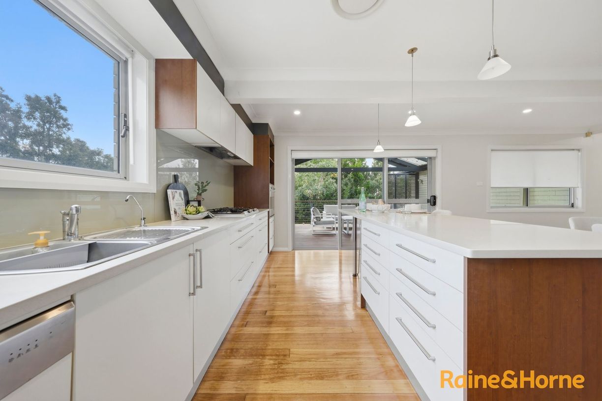 28 Snowdon Ave — photo 5 of 17