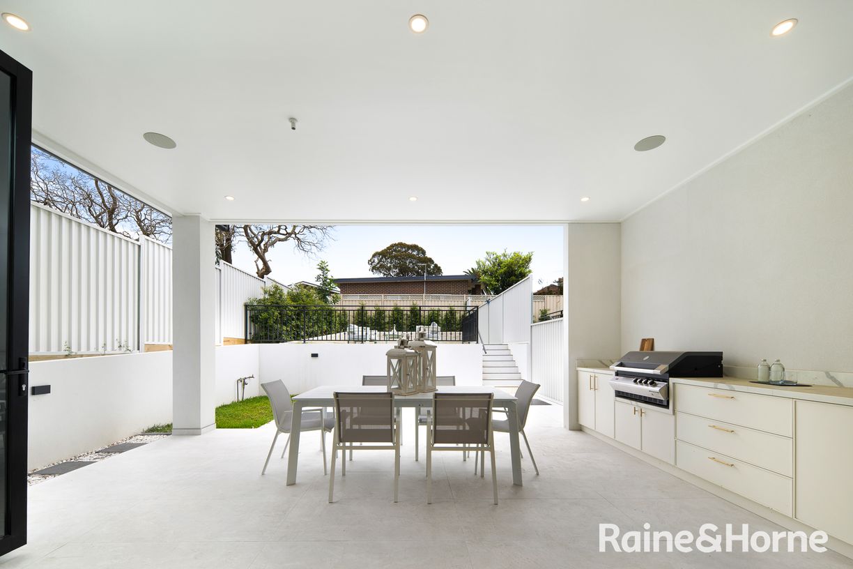 26 Denistone Rd — photo 3 of 27
