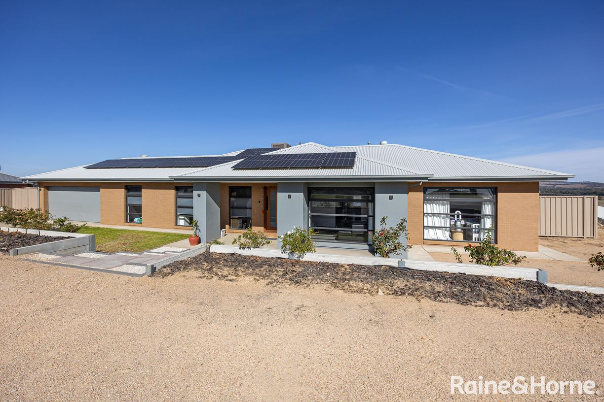 2 The Peaks Terrace — photo from Raine & Horne Wagga Wagga
