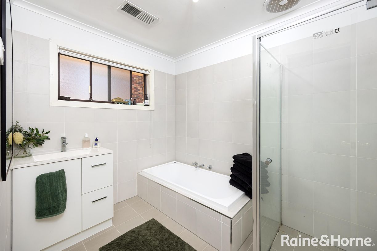 28 Eastlake Drive — photo 10 of 15