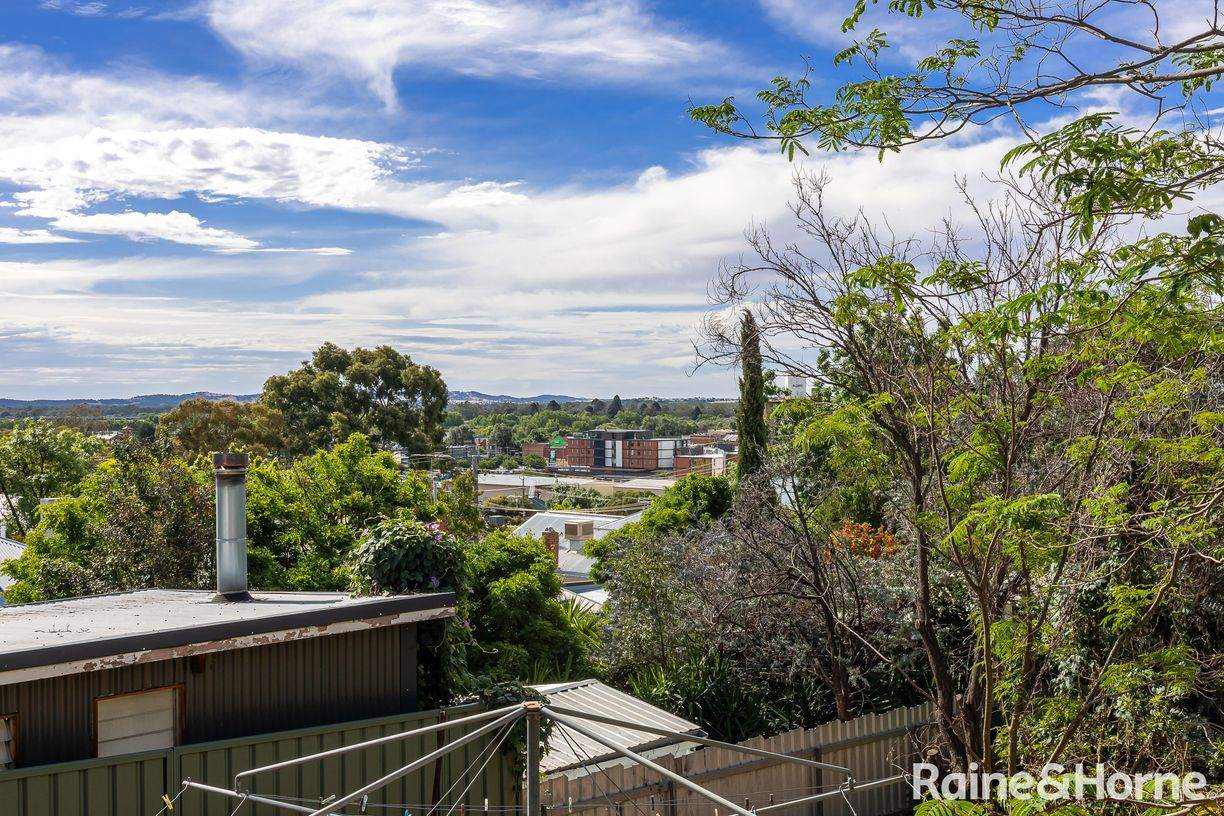 5 Hill Street, Turvey Park, NSW 2650