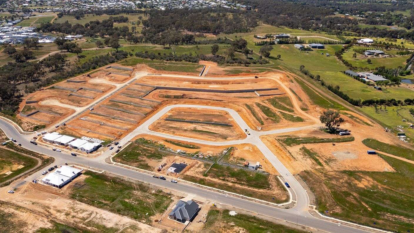 Indigo Drive, Lloyd NSW — photo 3 of 4