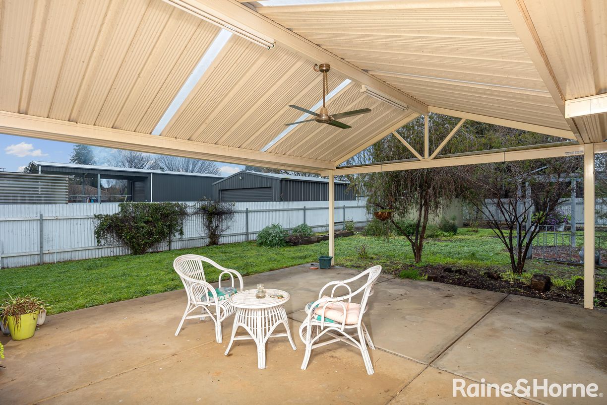 63 Grevillea Crescent — photo 10 of 13