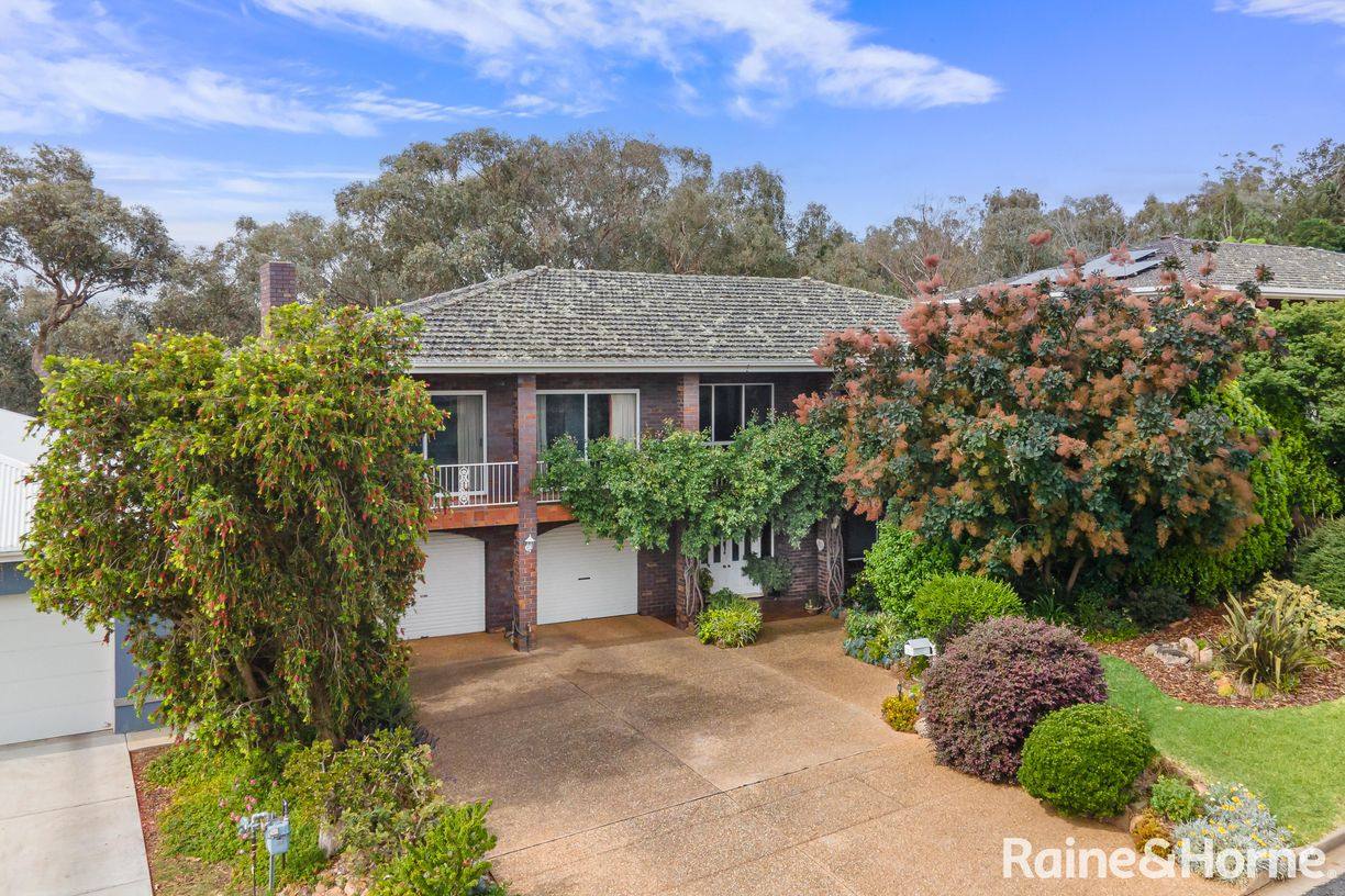 18 Allambie Way — photo from Raine & Horne Wagga Wagga