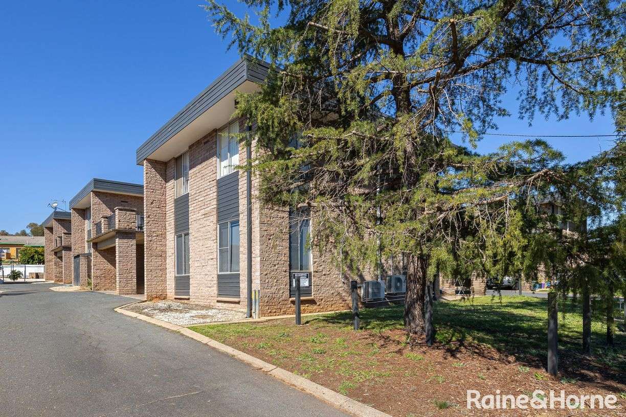 5/1A Joyes Place — photo from Raine & Horne Wagga Wagga