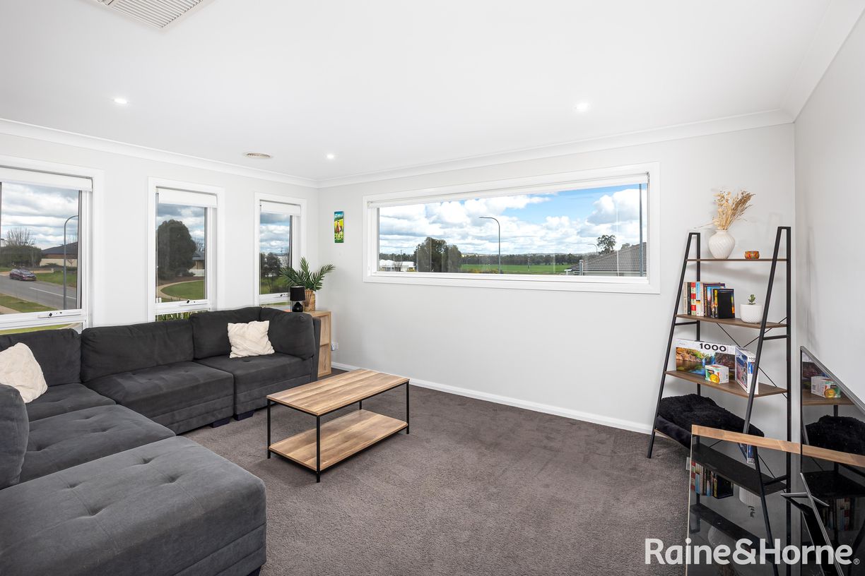 2/34 Ross Parkway — photo 3 of 16