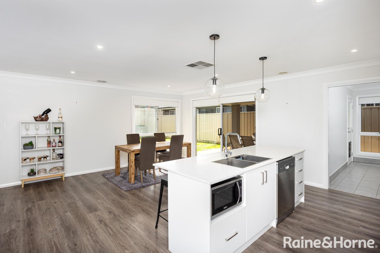 2/34 Ross Parkway — photo 4 of 16