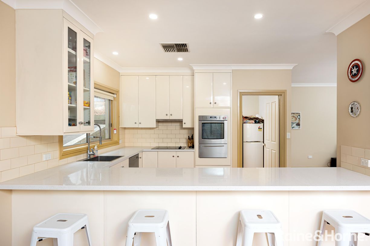 27 Andrews Avenue — photo 5 of 22