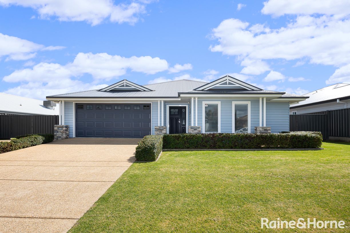 35 Guttler Street — photo from Raine & Horne Wagga Wagga