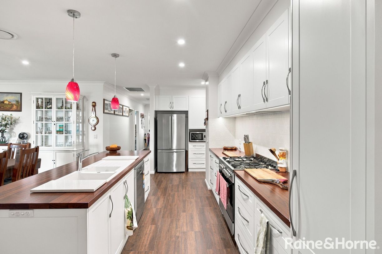 35 Guttler Street — photo 8 of 22