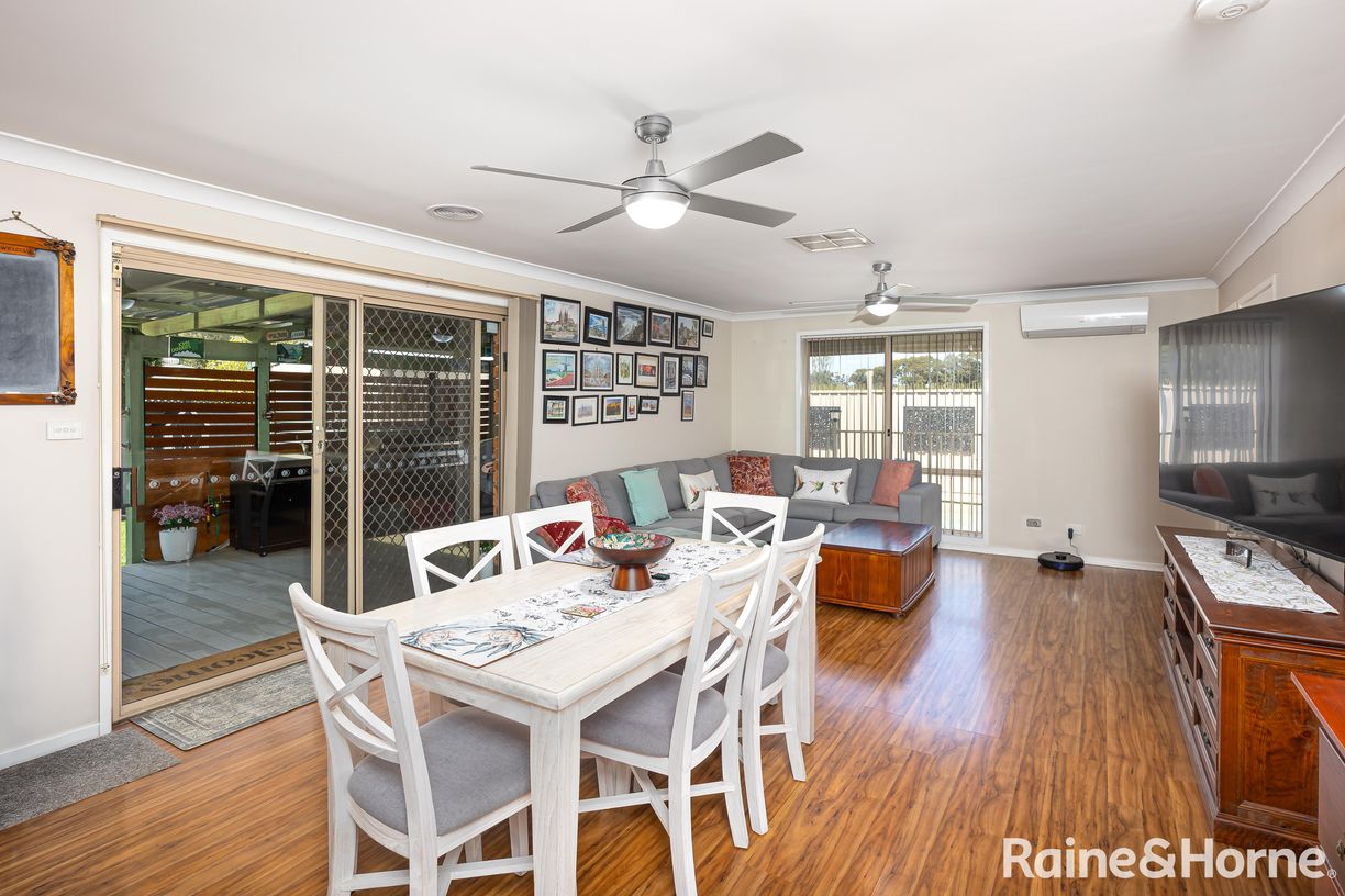 69 Eldershaw Drive — photo 5 of 19