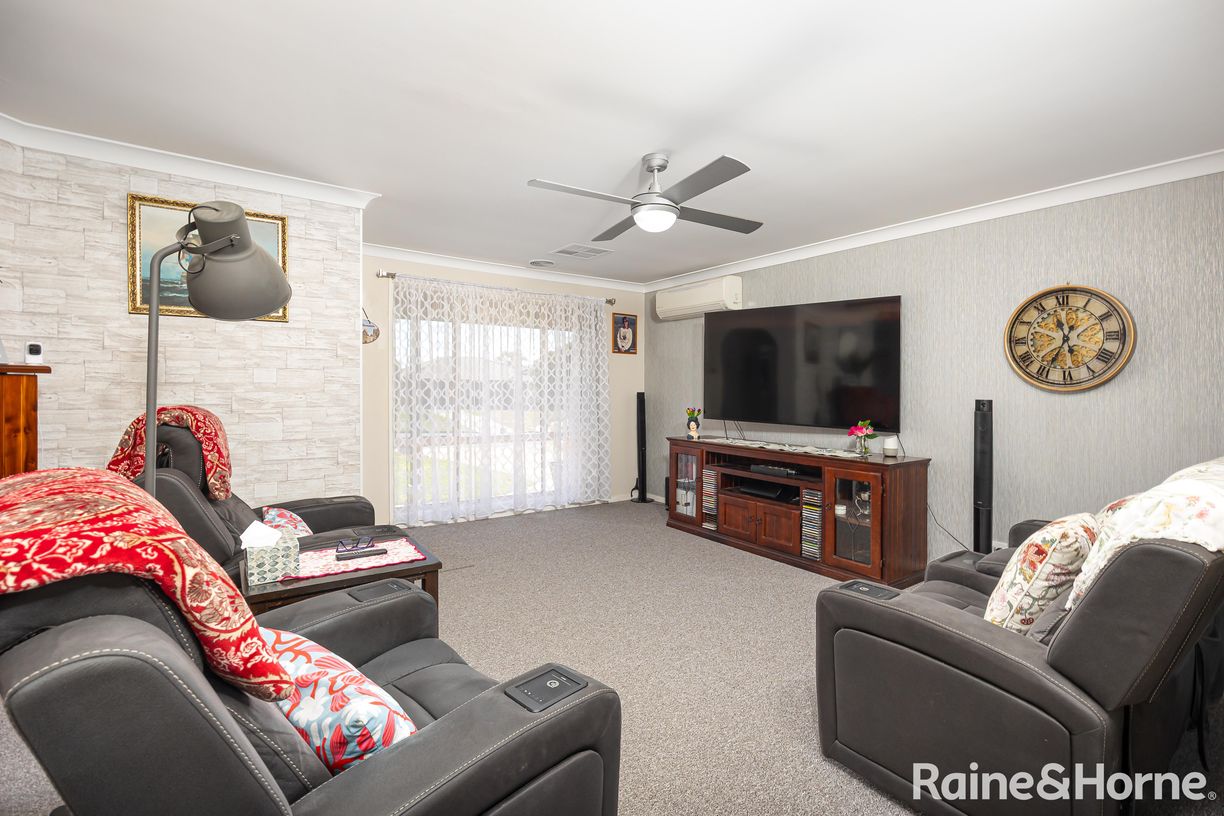 69 Eldershaw Drive — photo 2 of 19