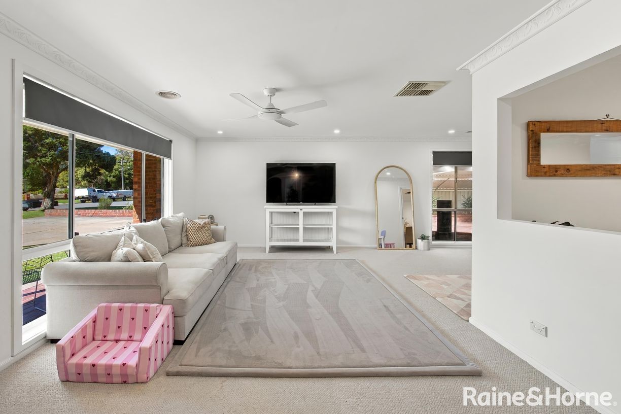 6 Angel Street — photo 2 of 18
