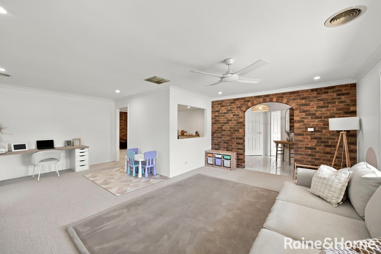 6 Angel Street — photo 3 of 18