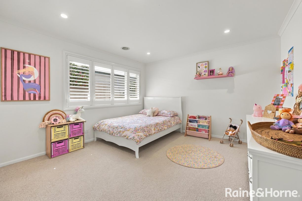 6 Angel Street — photo 11 of 18