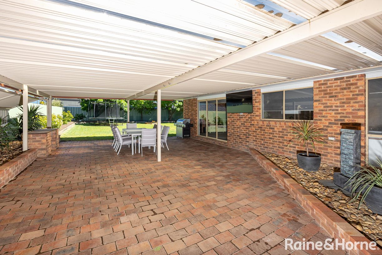 6 Angel Street — photo 15 of 18