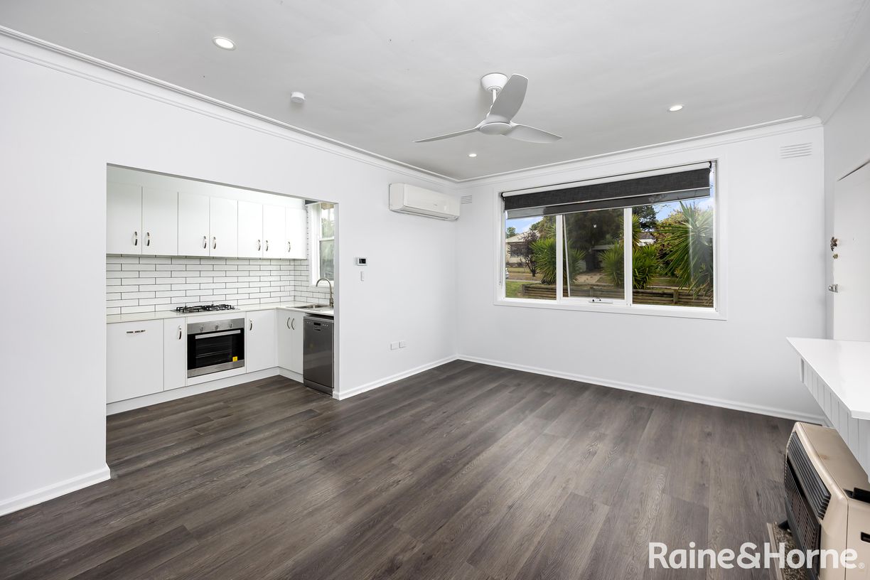 6 Gowrie Parade — photo 2 of 9
