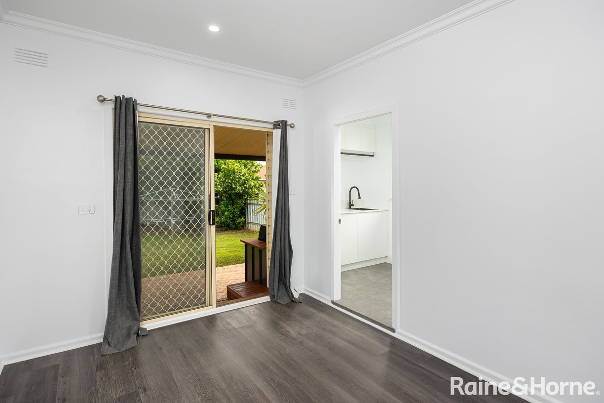 6 Gowrie Parade — photo 4 of 9