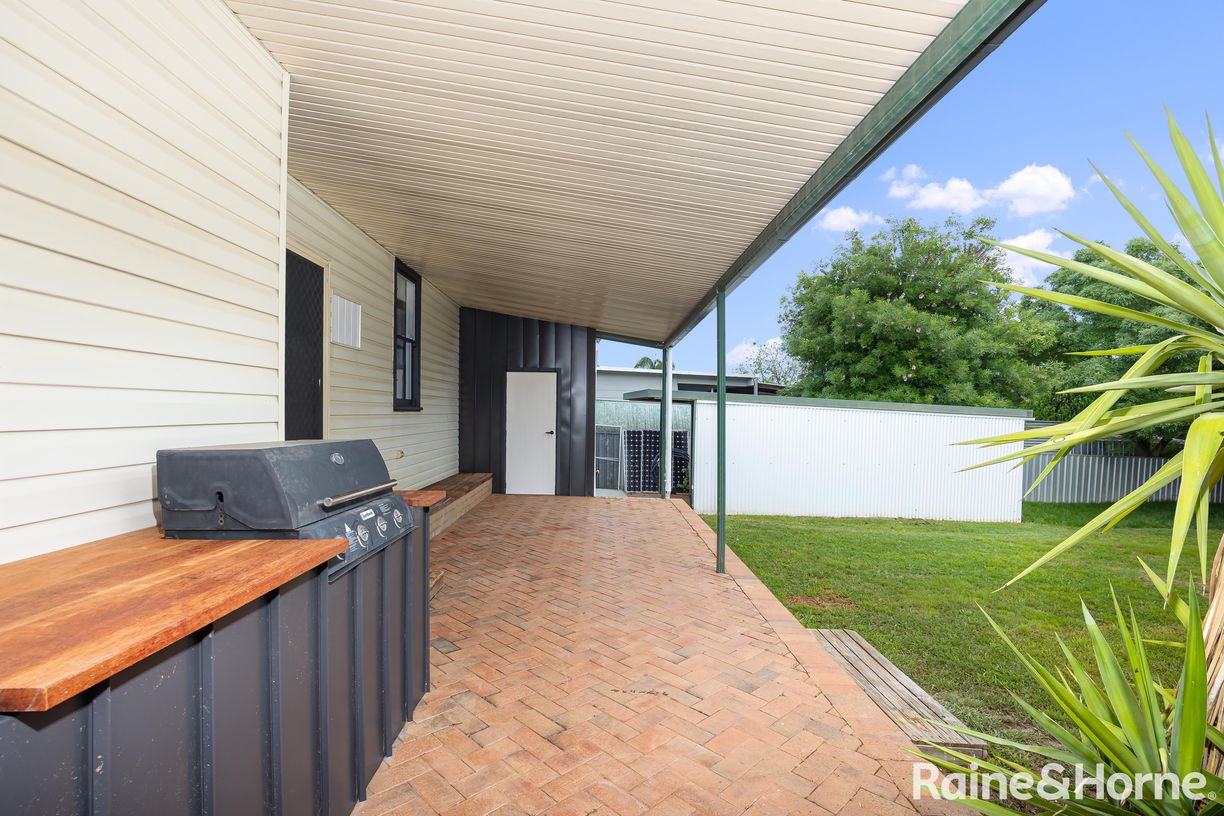 6 Gowrie Parade — photo 8 of 9