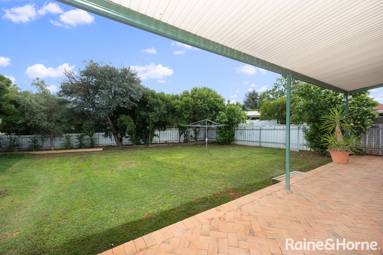 6 Gowrie Parade — photo 9 of 9