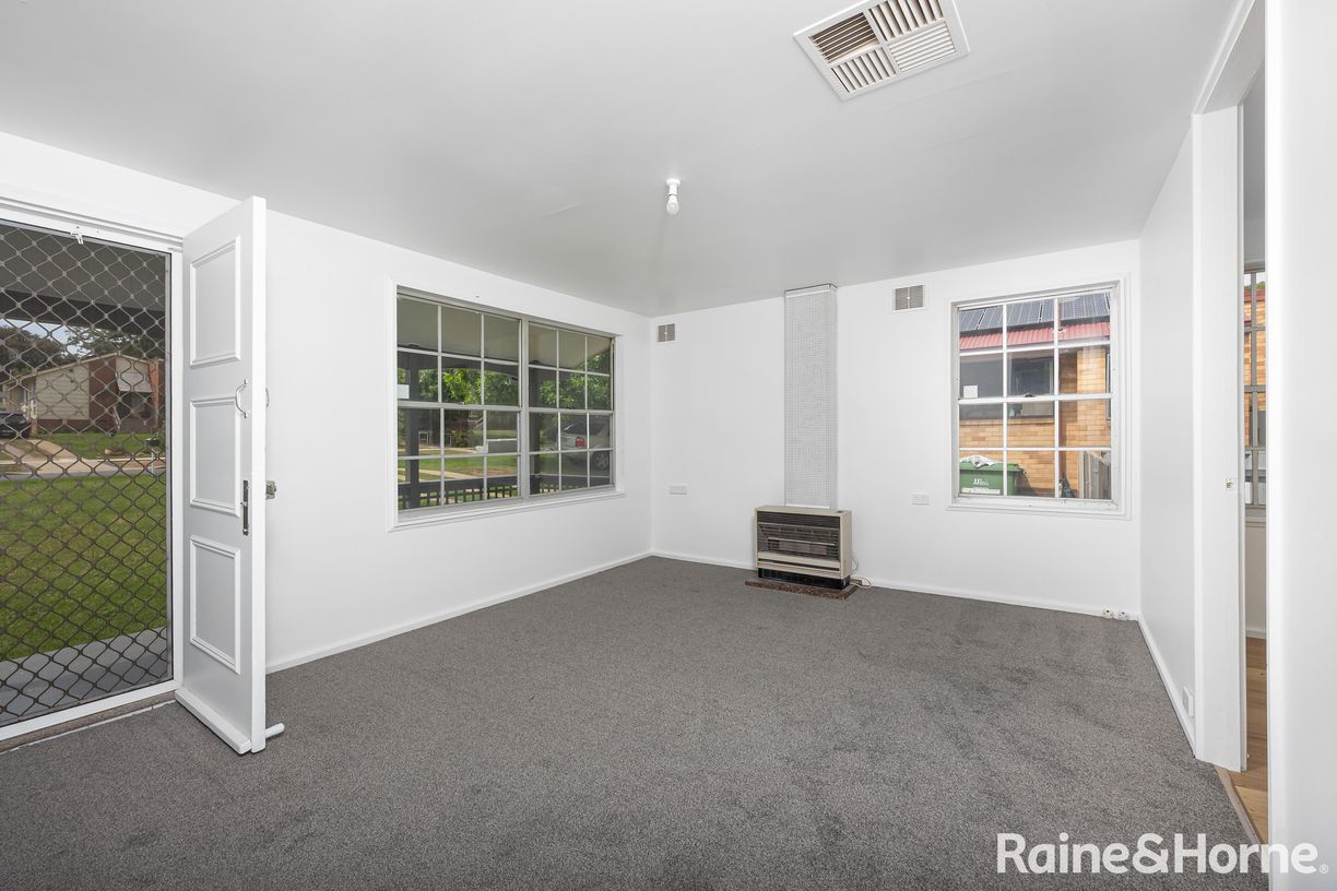 40 Adams Street — photo 3 of 10