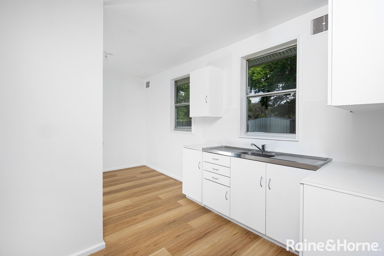 40 Adams Street — photo 4 of 10