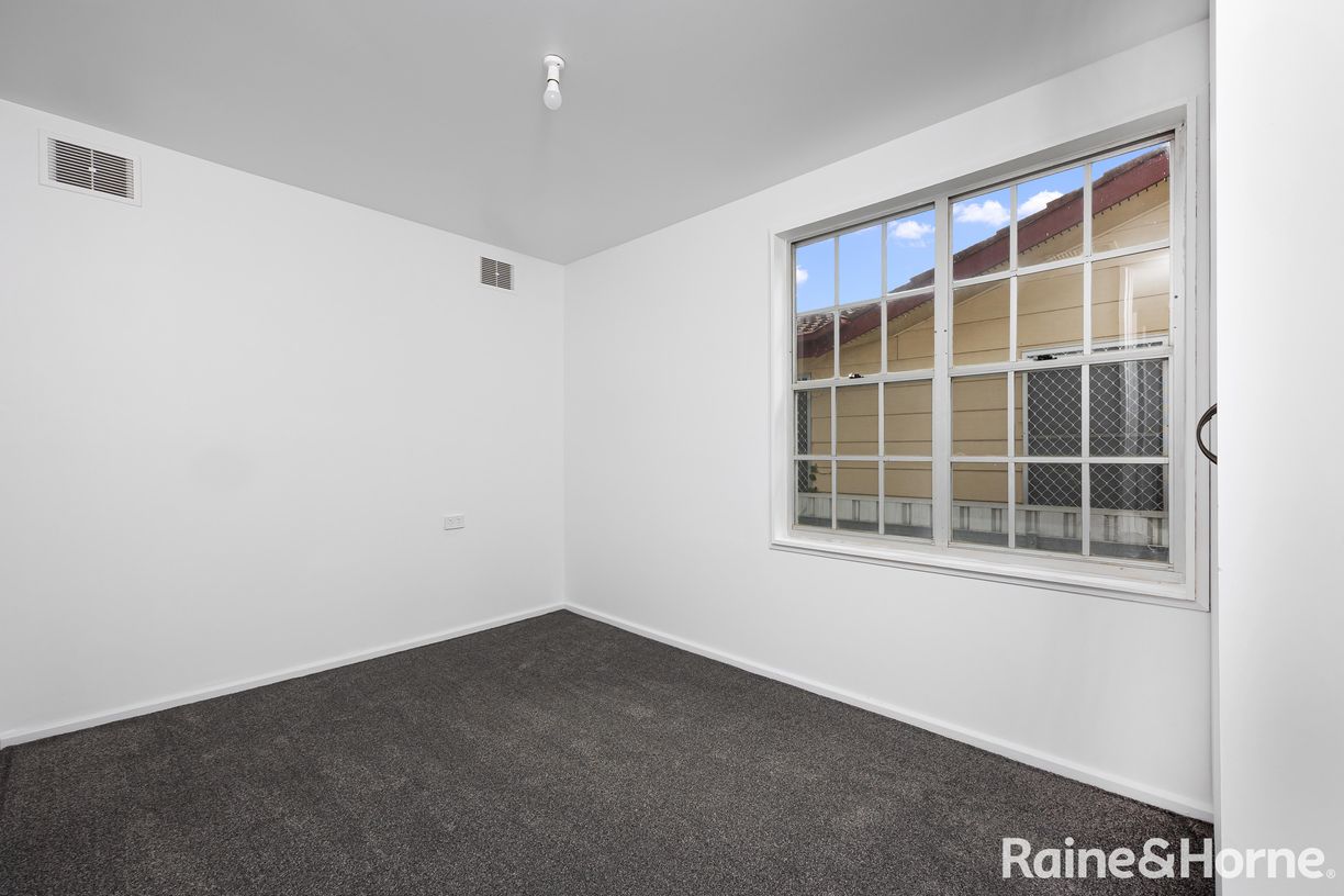 40 Adams Street — photo 5 of 10
