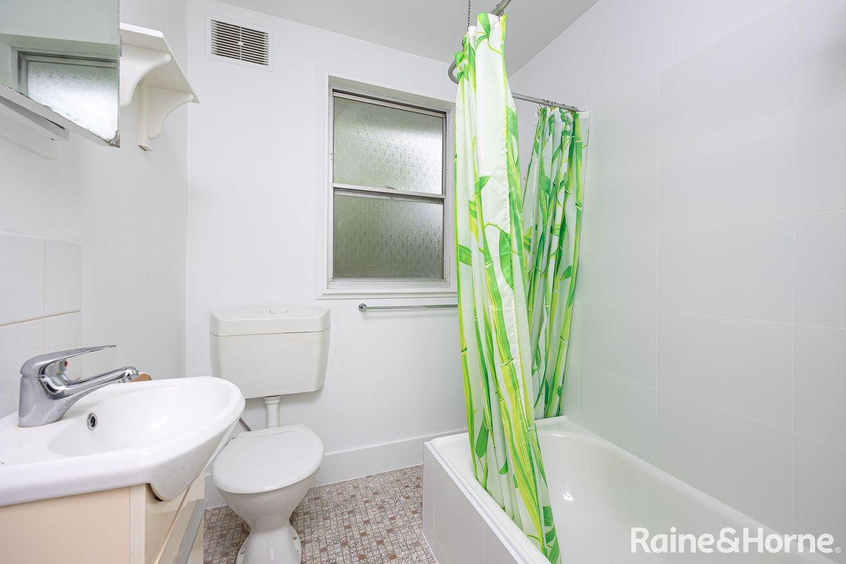 40 Adams Street — photo 8 of 10