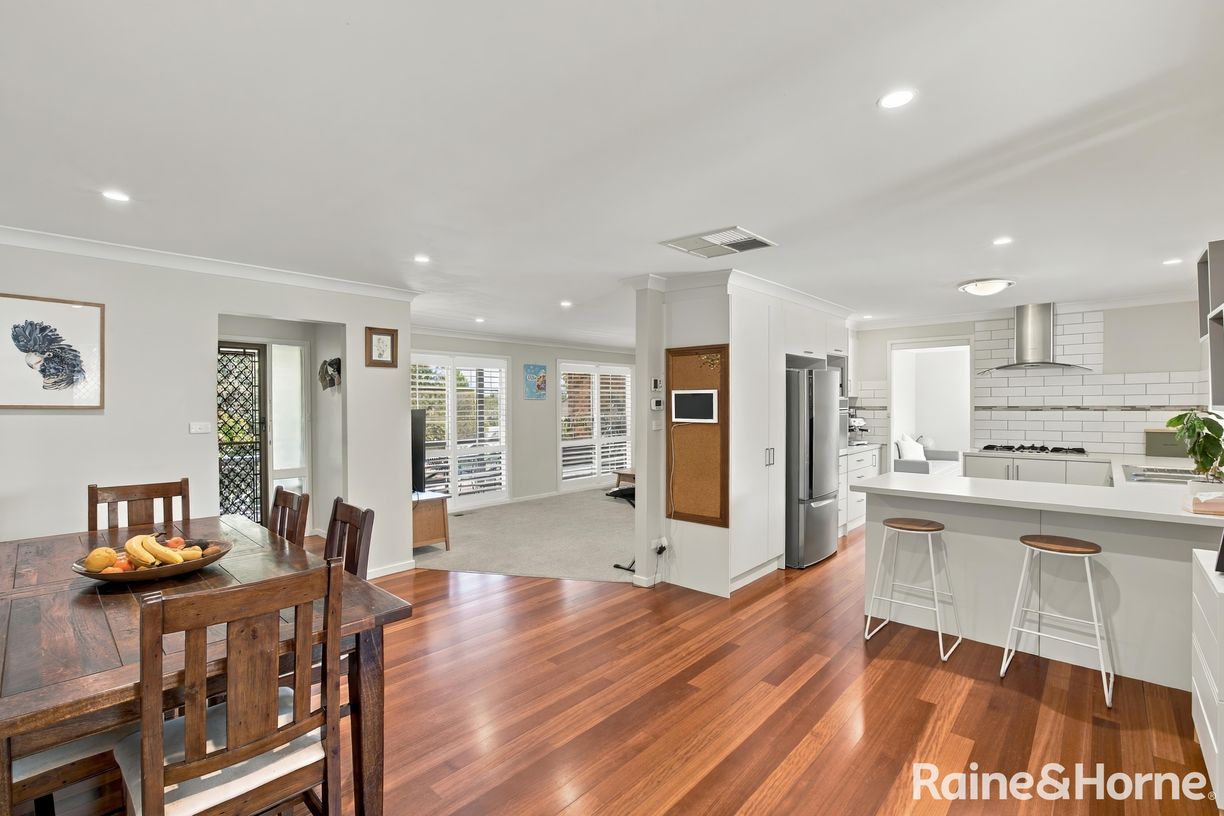 27 Allambie Way — photo 5 of 17
