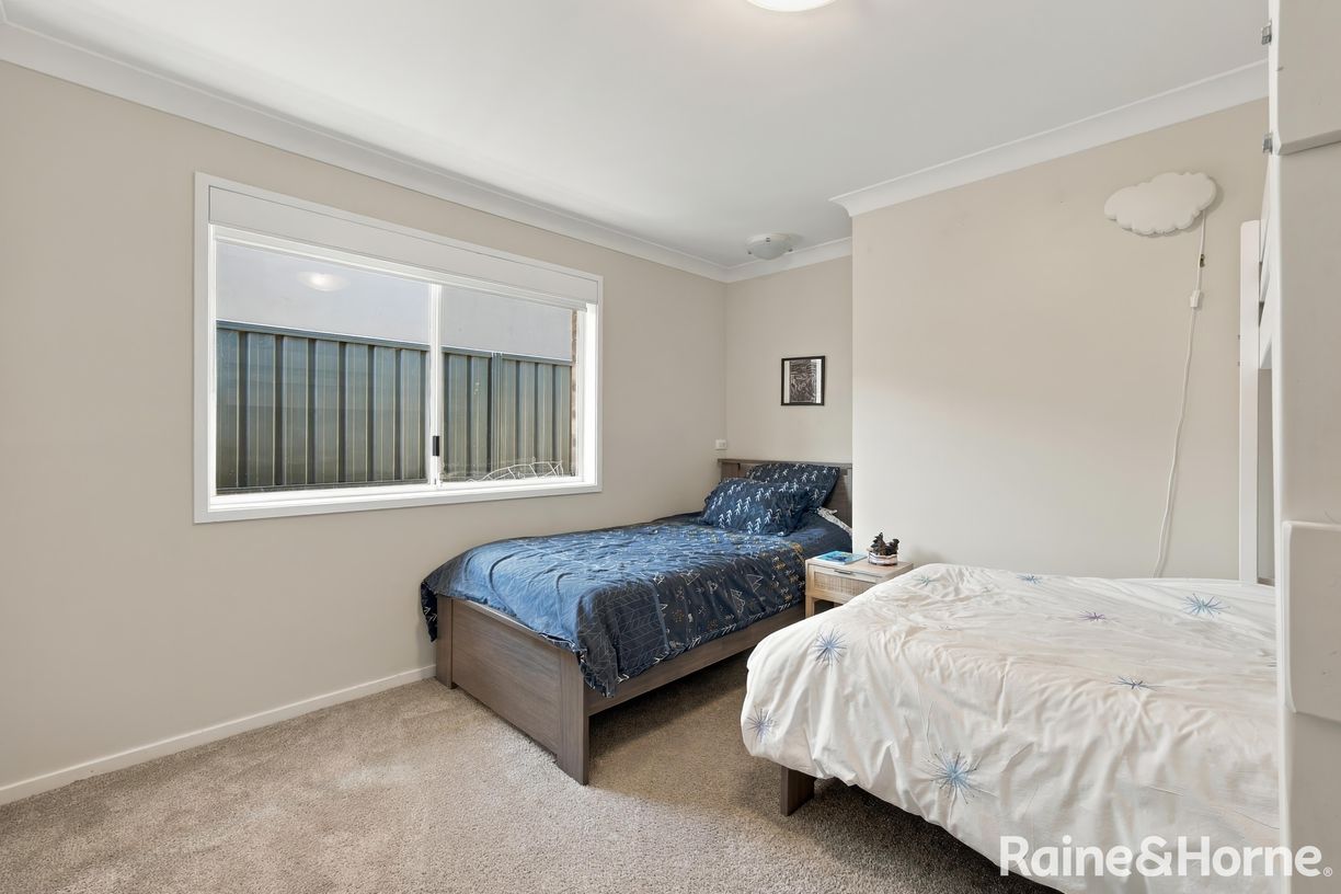 27 Allambie Way — photo 11 of 17