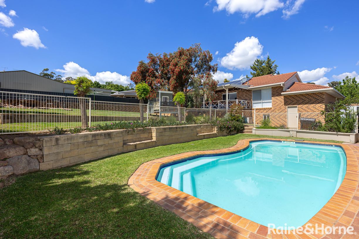 27 Allambie Way — photo from Raine & Horne Wagga Wagga