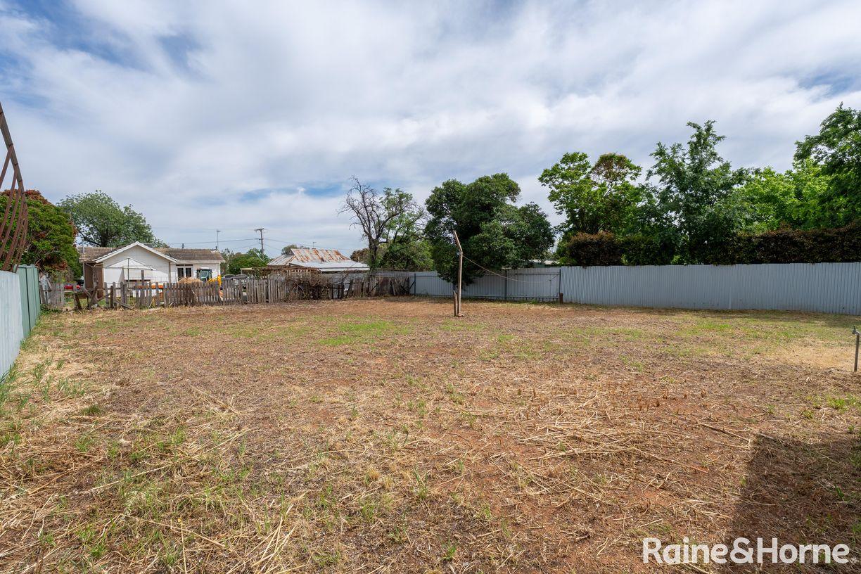 2/32 Croaker Street — photo 2 of 5