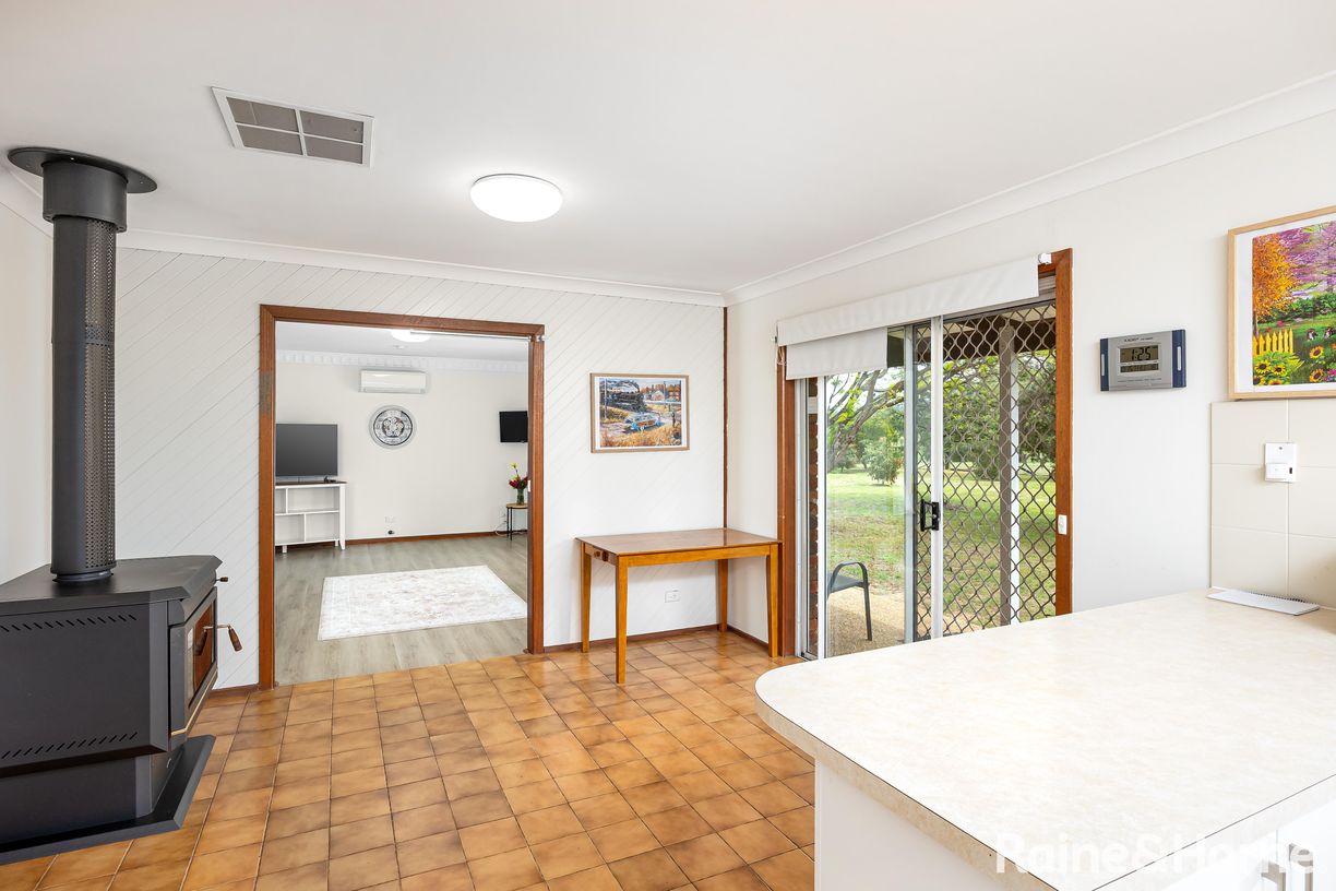 17 Maple Road — photo 7 of 28