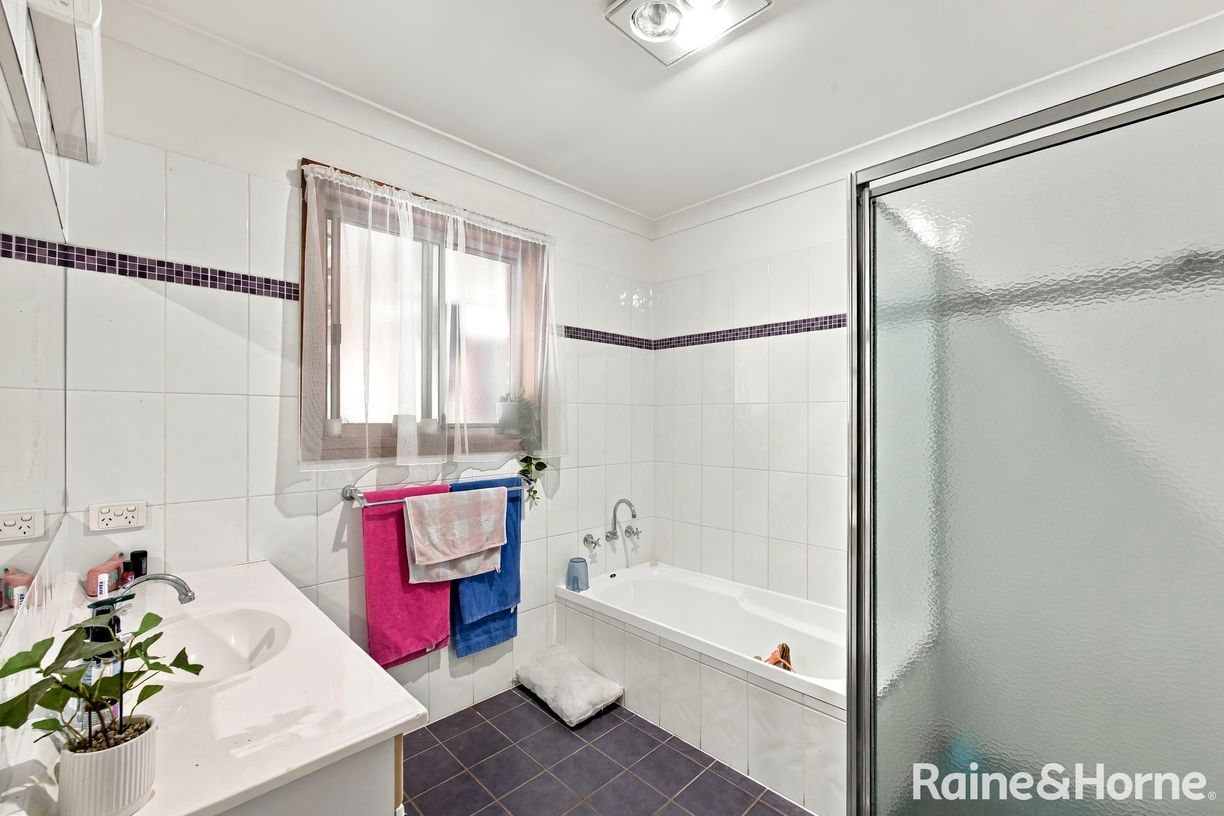 12 Adjin Street — photo 10 of 15
