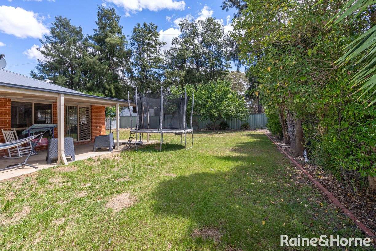 12 Adjin Street — photo 12 of 15