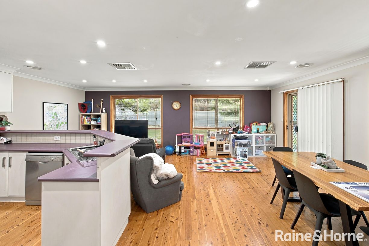 12 Adjin Street — photo 3 of 15