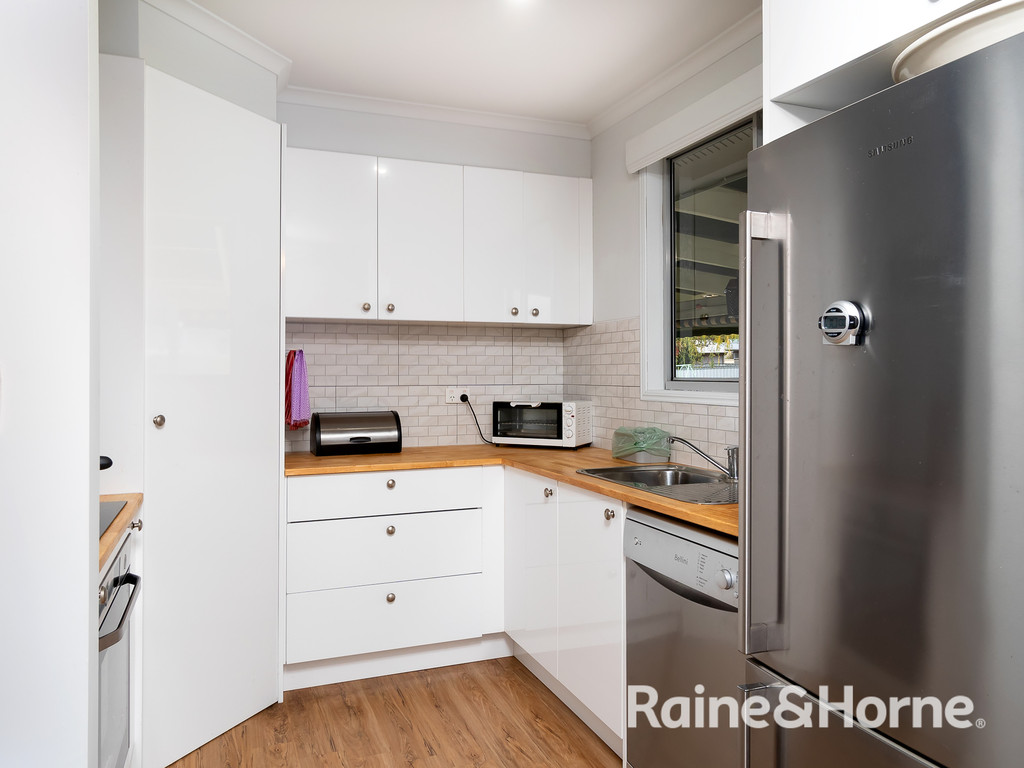 29 Ziegler Avenue — photo 4 of 10