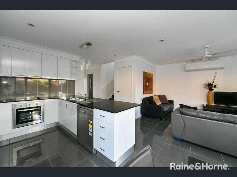 2/1 AGNES STREET, South Gladstone, QLD 4680