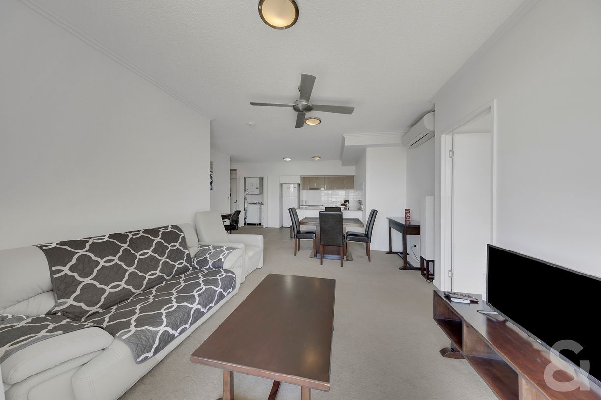 602/52 Oaka Lane — photo 3 of 12