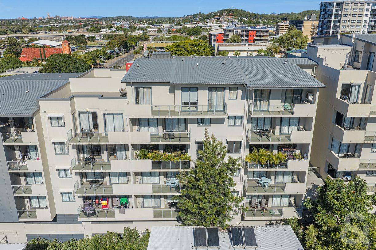 607/52 Oaka Lane — photo 11 of 13